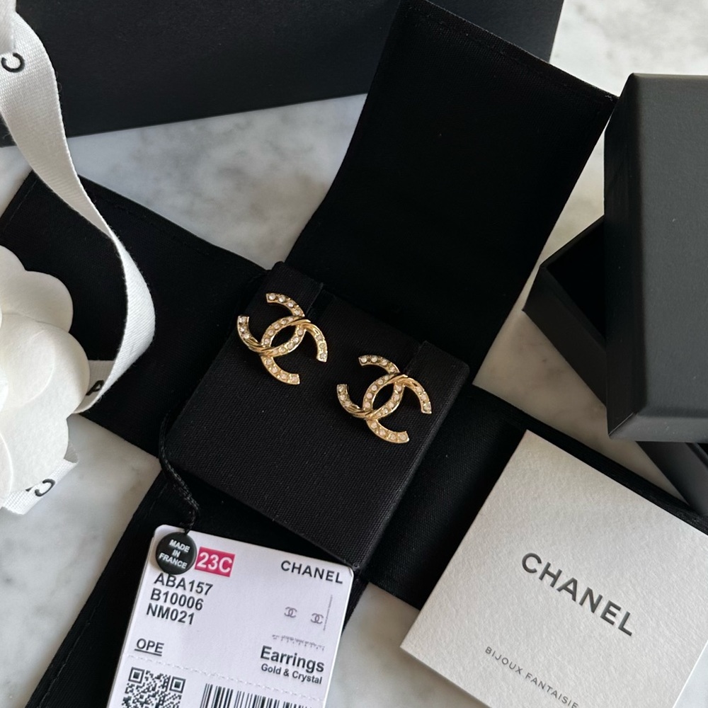 NWT Chanel CC earrings - exclusive 23C collection. Gold tone w/ crystals